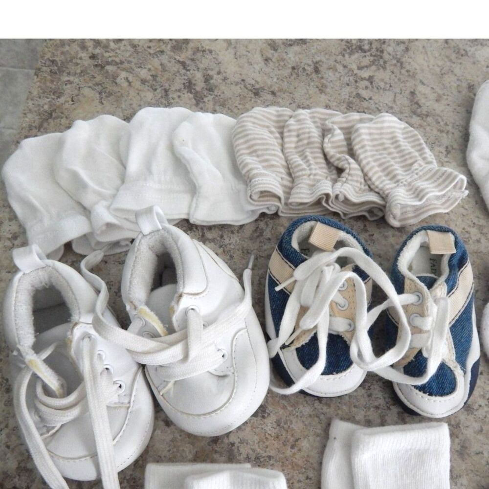 23pc Preemie Newborn Baby Bundle Socks Mittens Shoes Gerber Faded Glory Mix Lot - Picture 2 of 8